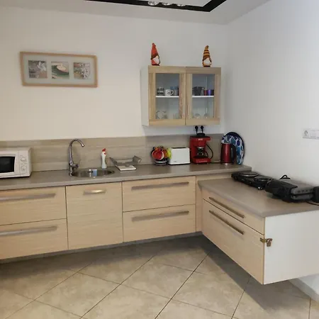 Center Apartman *