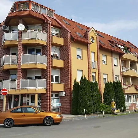 Center Apartman Apartment